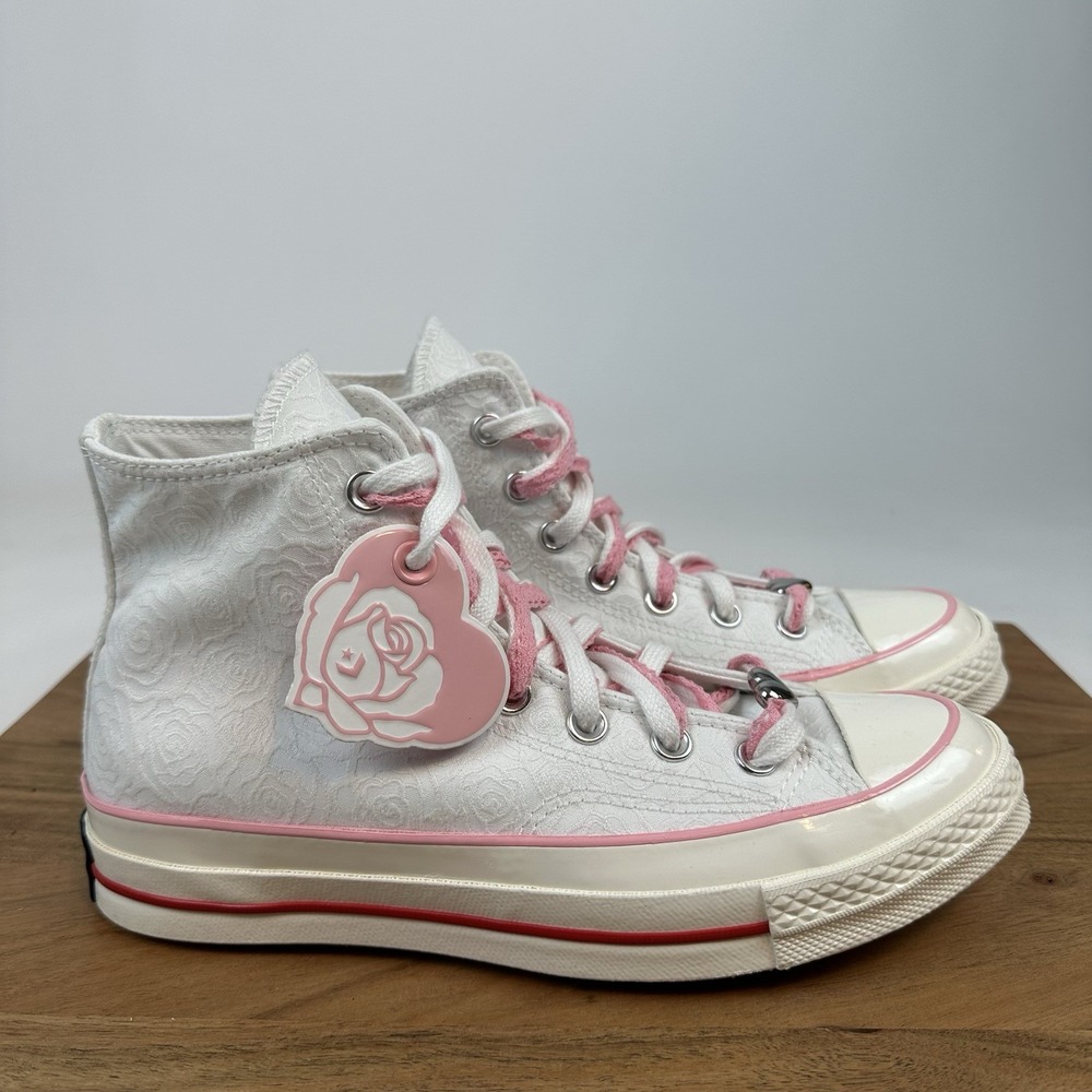 New Womens Converse Chuck Taylor All Star High Valentine's Day Shoes Size 8 M‎